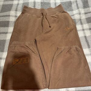 Nike Women’s Oversized Sweatpants